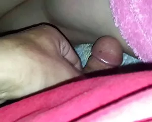 Cumshot på fötter porrfolm