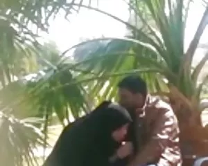 Pakistanska bj och runka tills cum i offentlig park svenska porr se
