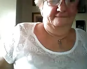Farmor visar stora bröst på webbkamera sverige sex film