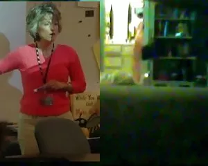 Naughty mamma utsätts onanerar på dold kamera