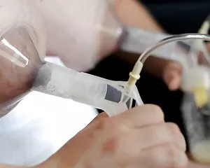 Bröst pumpar ammande bröst erotisk svensk film