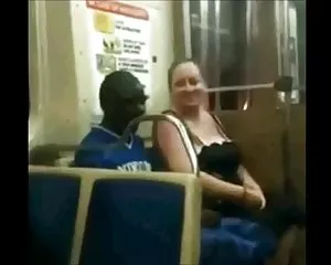 Bbw slyna suger kuk på tåget