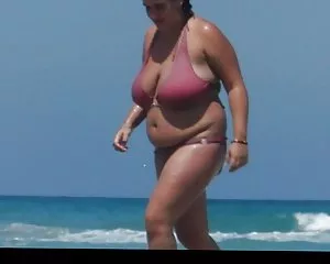 Chunky bikini candid
