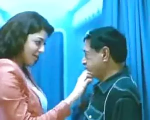 Kajal agarwal het kyss med en man osedda borttagna klipp