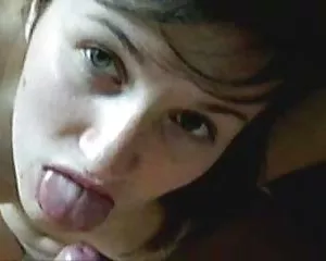 Cumshot på oskyldiga flicka erotiska sidor