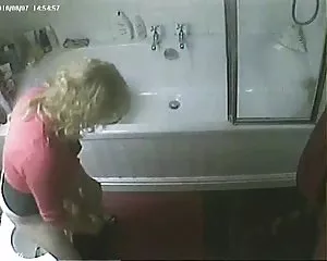 Så kåt... hidden onani i toaletten porr mogna kvinnor