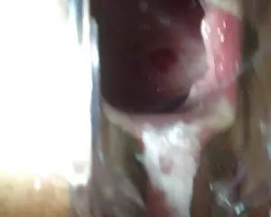 Titta på hennes vagina genom speculum svensk retro porr