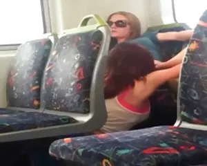 Chico grava dos flickor la concha sv el tren gratis amatörporr